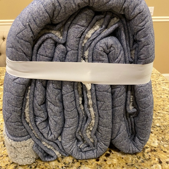 LAST ONE!  NWT UGG Milo Star Full/Queen Quilt Set - Picture 2 of 8